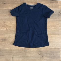 Women’s Small Scrub Top