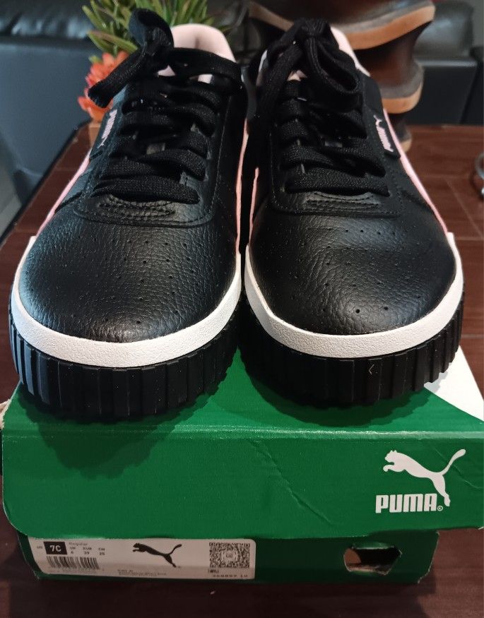 Puma Women Athletic Shoes