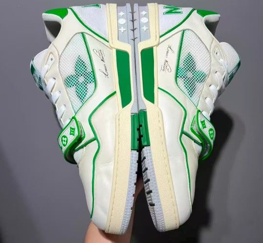 Louis Vuitton trainer in white and green