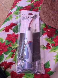 Nike essential ball pump