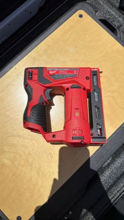 Milwaukee stapler