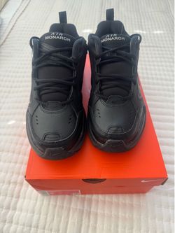 Nike Monarch