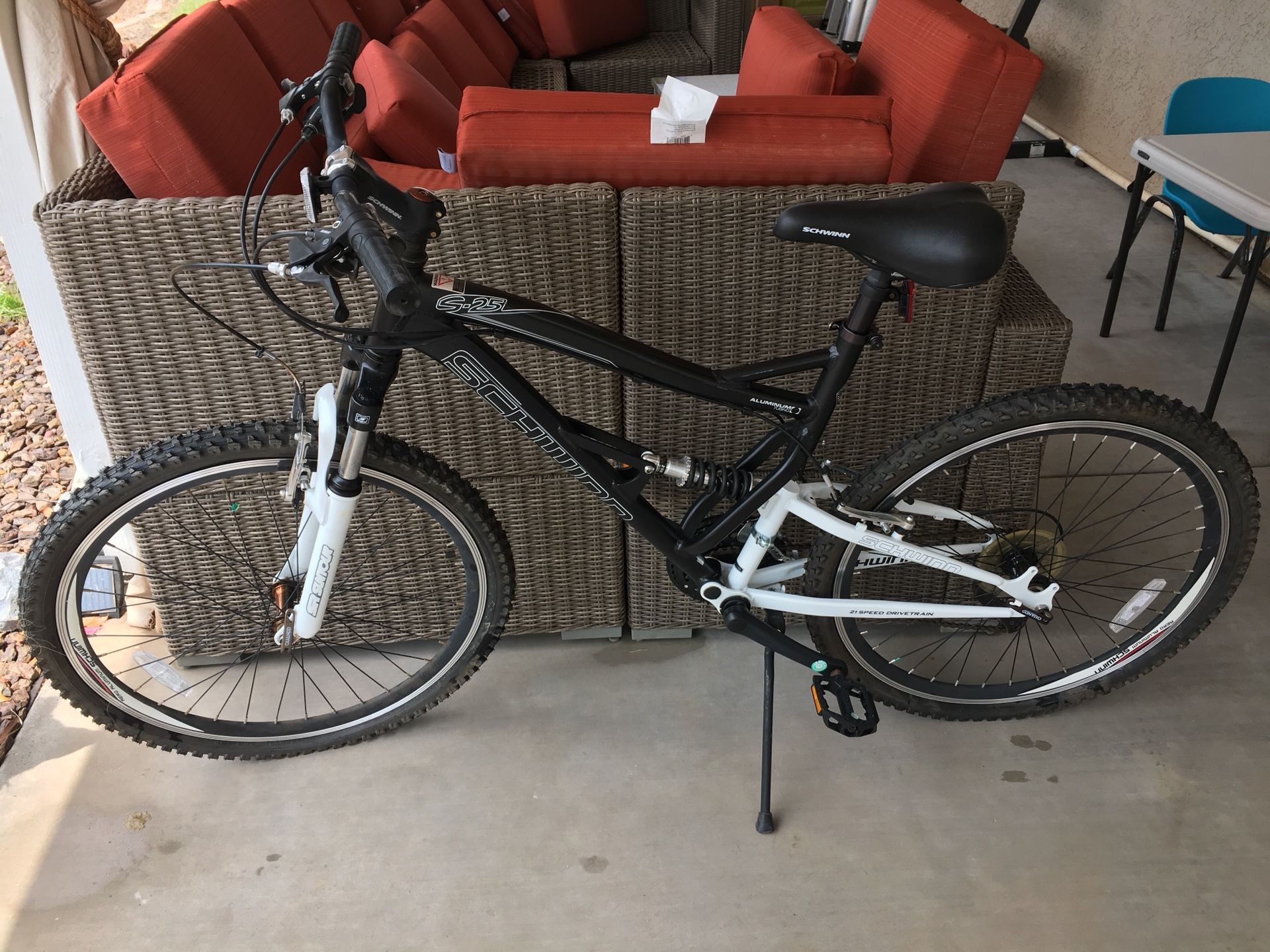 Schwinn s 25 mountain bike sale
