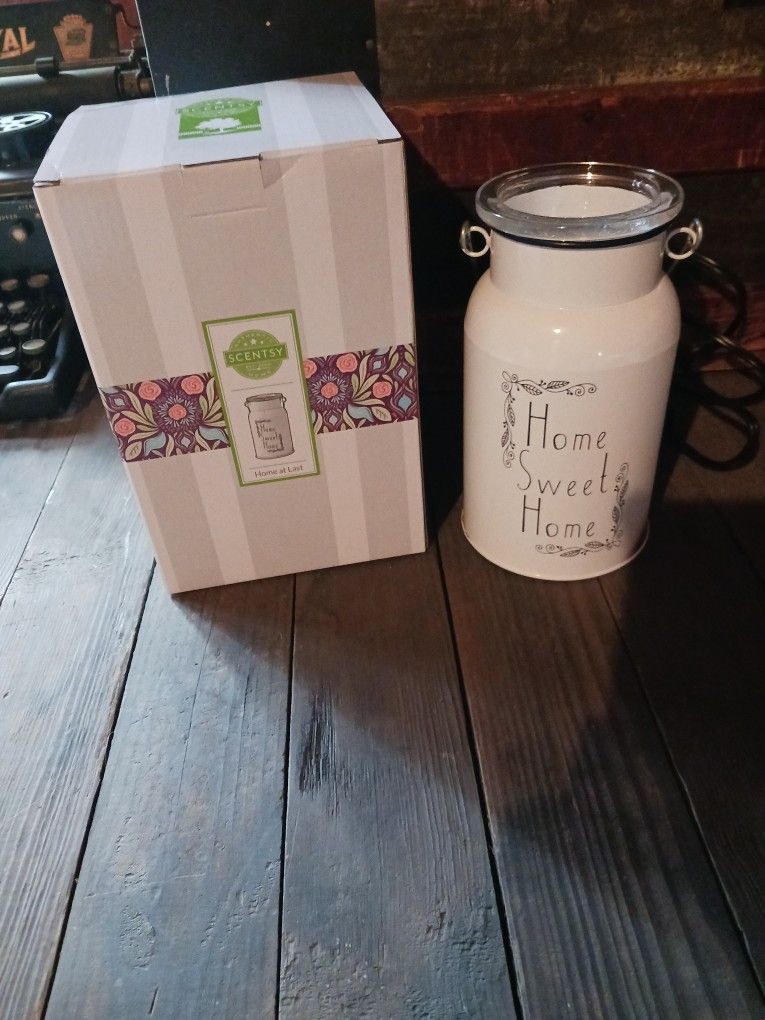 Scentsy Home At Last Wax Warmer 