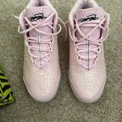 LBJ NXXT Genisus Basketball Shoes