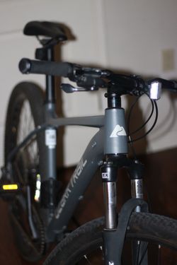 Mountain Bike - Like New