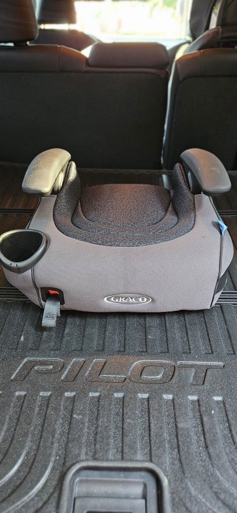 Backless Booster Car Seat - Kamryn