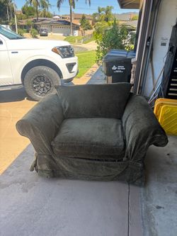 Oversized King’s Chair