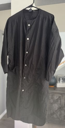 5 Classic Salon Capes  ( 2 Small, 2 Med & 1 Large)