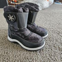 Snow Boots Size 12 boys/girls, Black