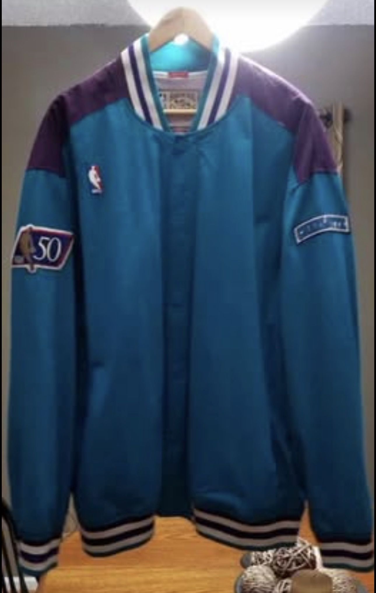 Mens Mitchell & Ness  NBA AUTHENTIC WARM UP HORNETS JACKET