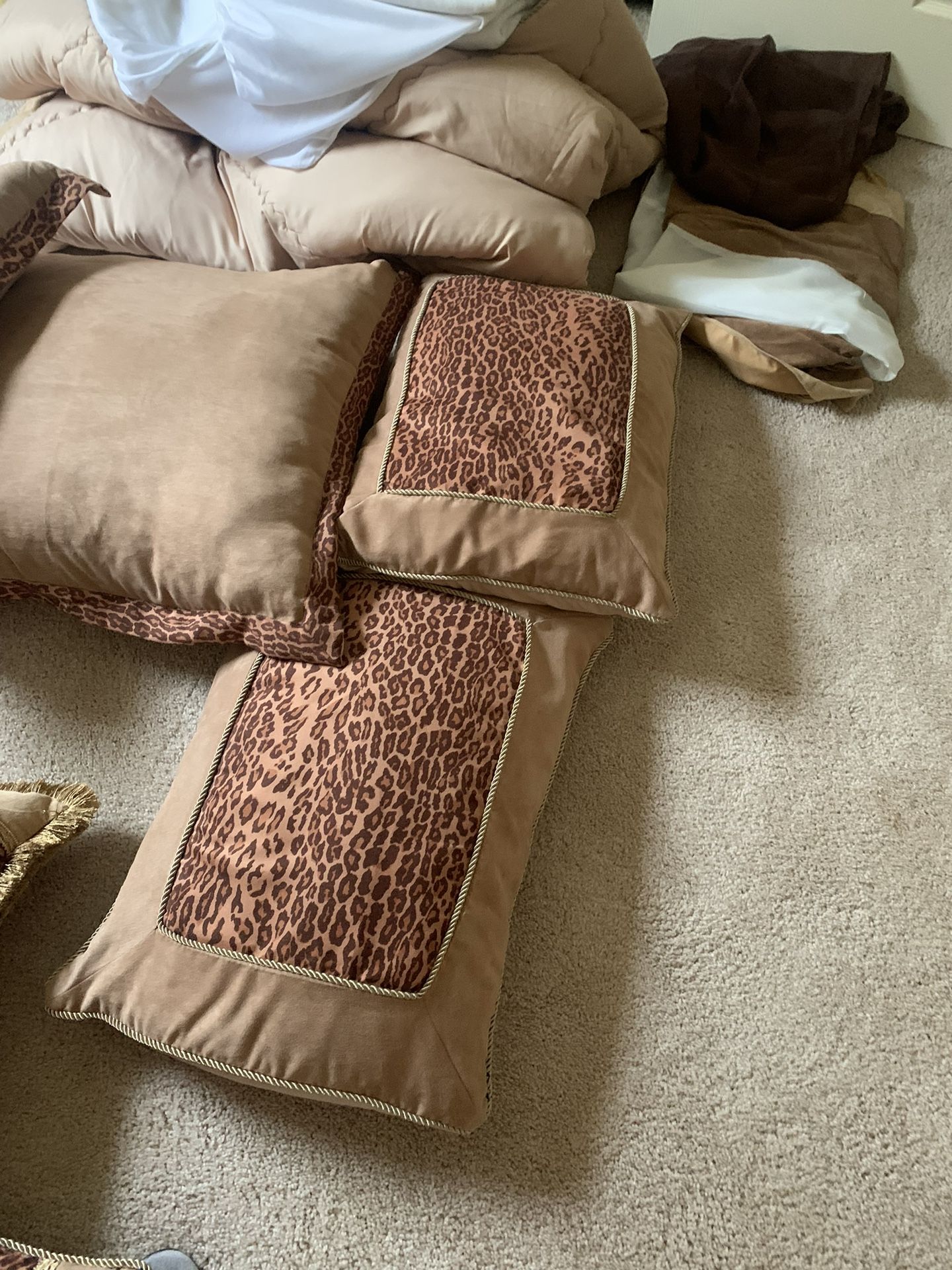 10 Piece Reversible Bedding Set