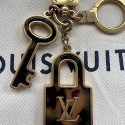Louis Vuitton Silver Lock and Key Bag Charm