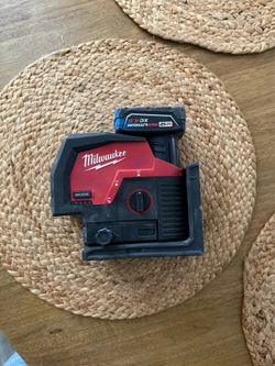 Milwaukee laser