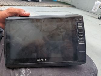 Garmin ECHOMAP Ultra 106sv 10" Screen Chartplotter Fishfinder With Suncover