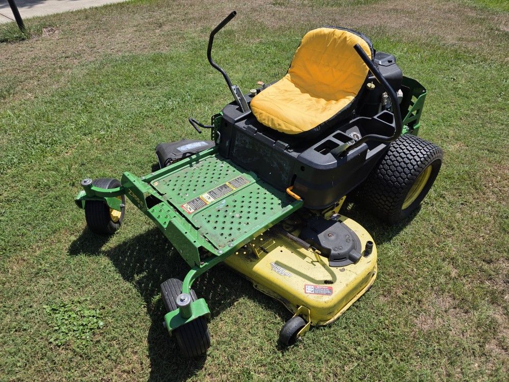 John Deere Zero Turn Mower