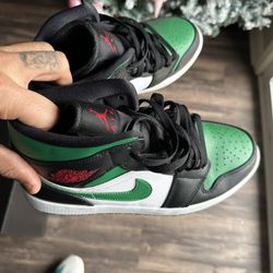 Jordan 1’s Mid Tops 