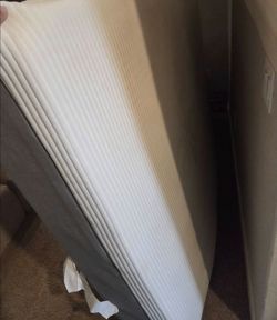 Purple Hybrid, Queen, Like New, Perfect Condition