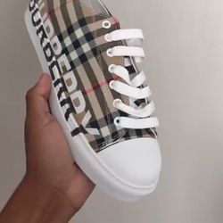 Women’s Burberrys