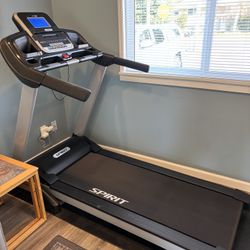 SPIRIT XT 185 TREADMILL w/mat