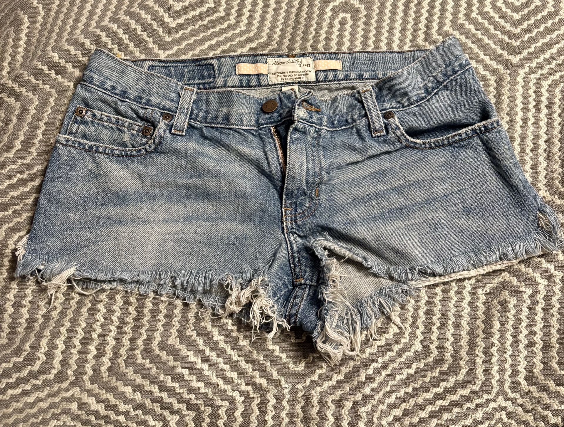 Woman’s Abercrombie & Fitch Jean Shorts Sz.6