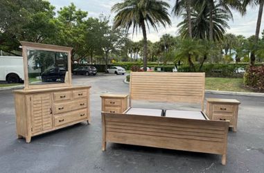 4-Piece Light Wood Bedroom Set King Size with Sleigh Bed, Dresser, and Nightstands