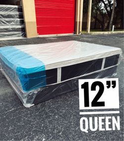 Queen Plush Pillow Top Mattress Set | Same Day Delivery