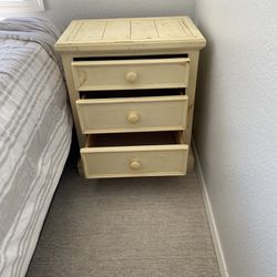 Bedside Stand 3 Drawers 