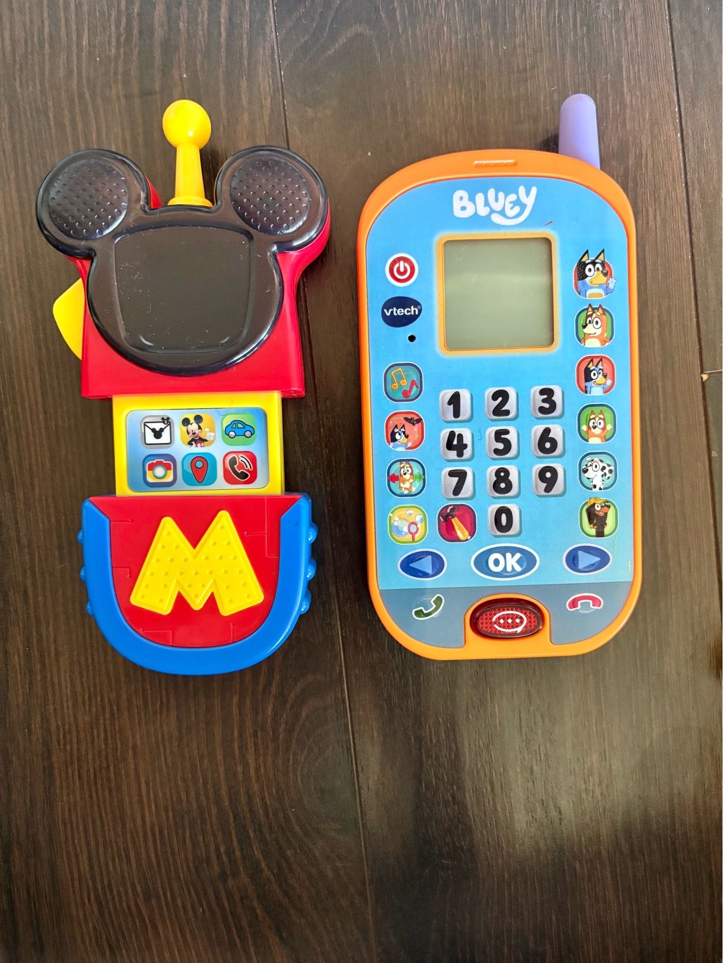 Play Phones Mickey & Bluey