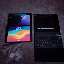 🔥 iPad 7th Gen 32GB + iPad 9th Gen 64GB Bundle + Pencil & Keyboard – Like New!