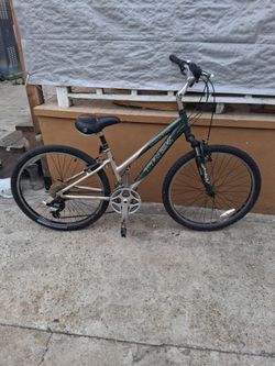 Biclcleta buenas condiciones $ 50 obo