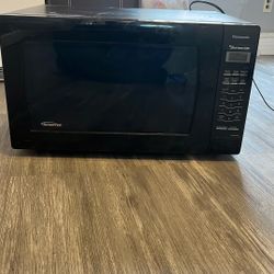 Large Microwave – Works Perfect 