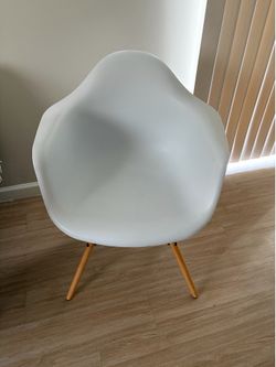 Chair for sale adult size 25$