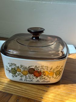 ANTIQUE CORNING WARE 1 1/1 QUART CASSEROLE DISH
