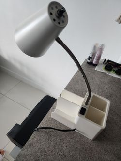 Desk lamp