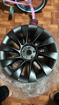 Tesla Model Y Turbine Wheel