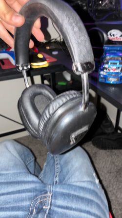 Guess Headpones