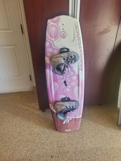 Wakeboard liquid force 130.