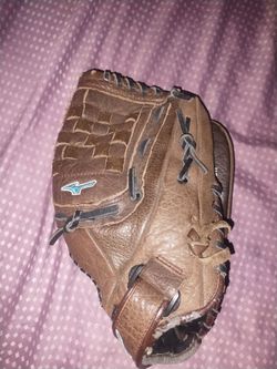 Mizuno Brown Leather Baseball Glove