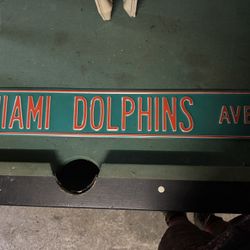 Miami Dolphins Ave Sign