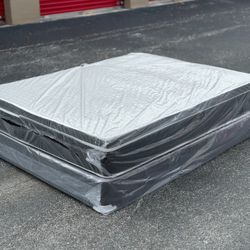 New Mattress Queen Size Pillowtop and Box Spring // We offer 🚚