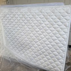 Queen Mattress And Box Spring 