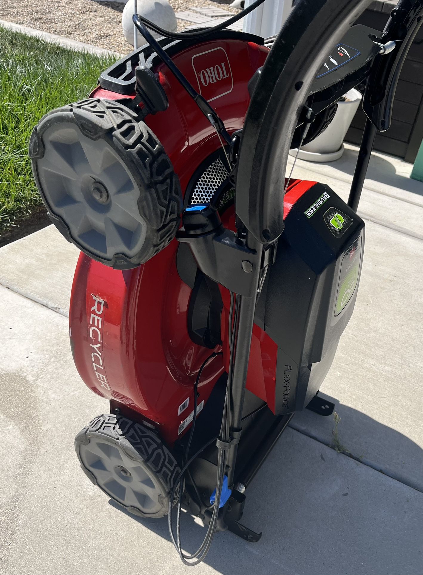 Self Propelled Electric Lawn Mower With Battery And Charger
