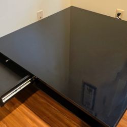 Black Single Table