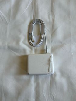 Apple 140W USB C Power Adapter - White