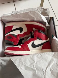 Jordan 1 Retro High (Size 9.5)