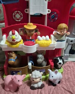 Fisher Price Little People Barn with figures bundle