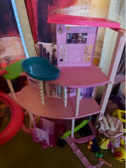 Barbie house and car
