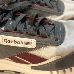 Reebok Classic Leather Legacy Size 6 