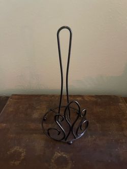 Paper towel holder